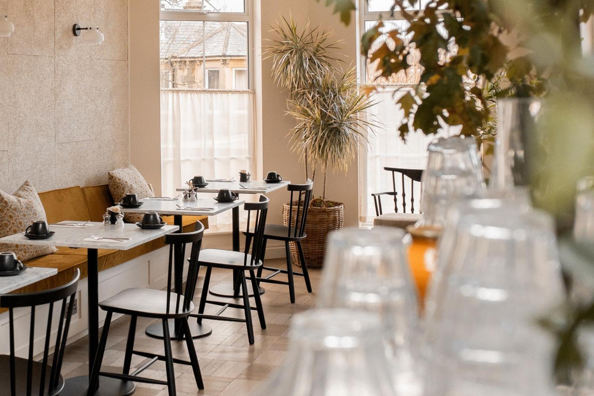 באת' Leighton House - Boutique Guesthouse מראה חיצוני תמונה Interior of the restaurant