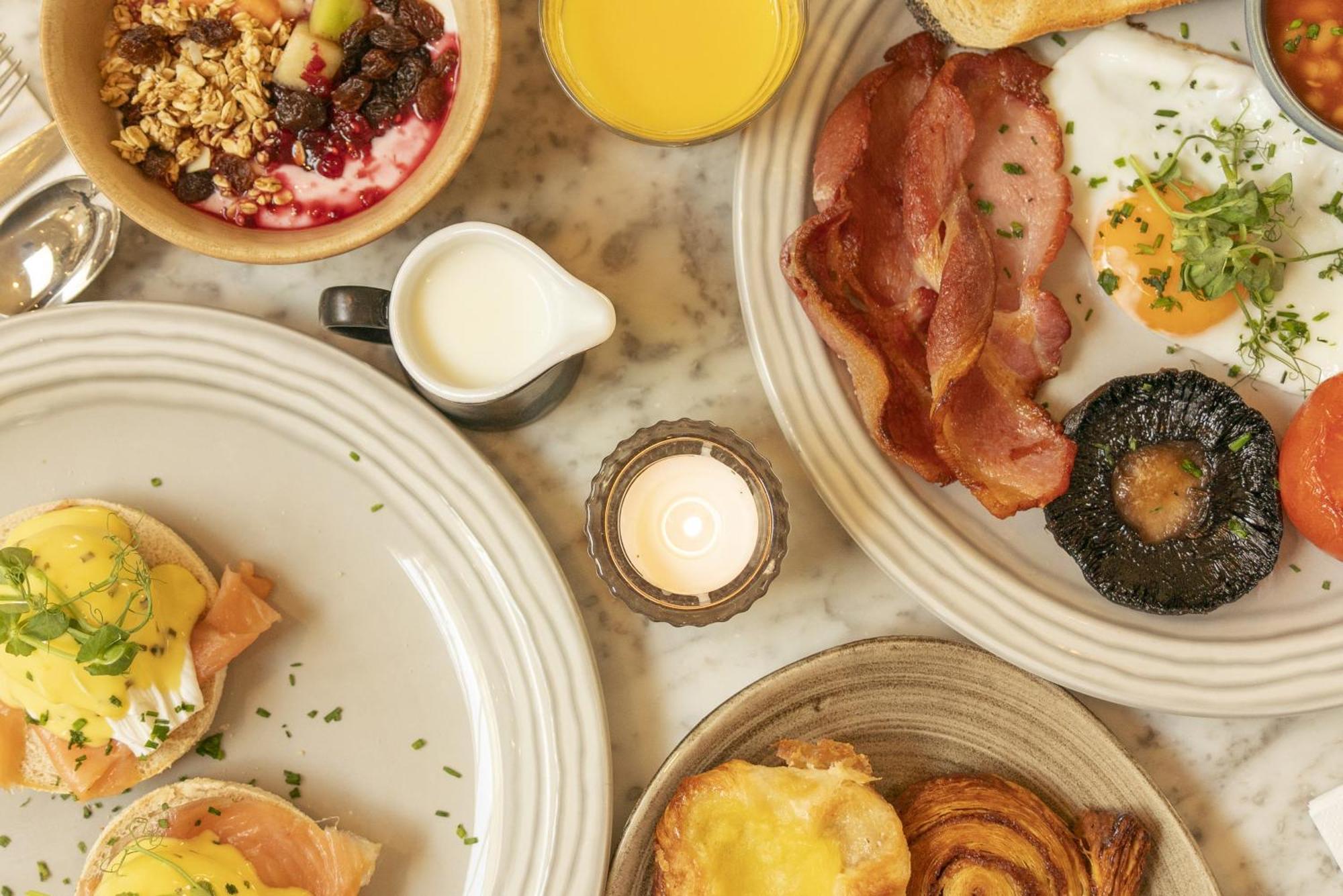 באת' Leighton House - Boutique Guesthouse מראה חיצוני תמונה A full English breakfast